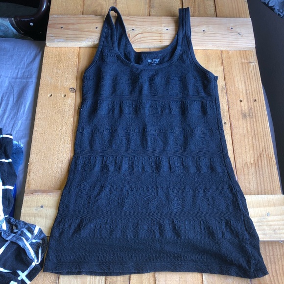 Black patterned tank top - Picture 2 of 4